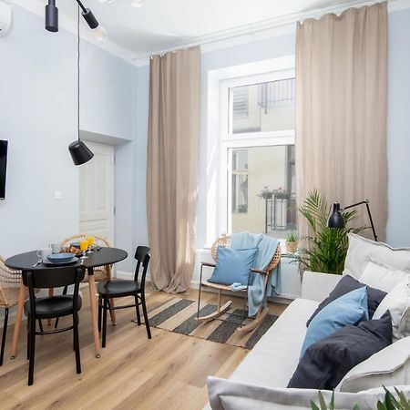 Barbacan Suites - Old Town Apartments - By Upstairs Krakow Luaran gambar